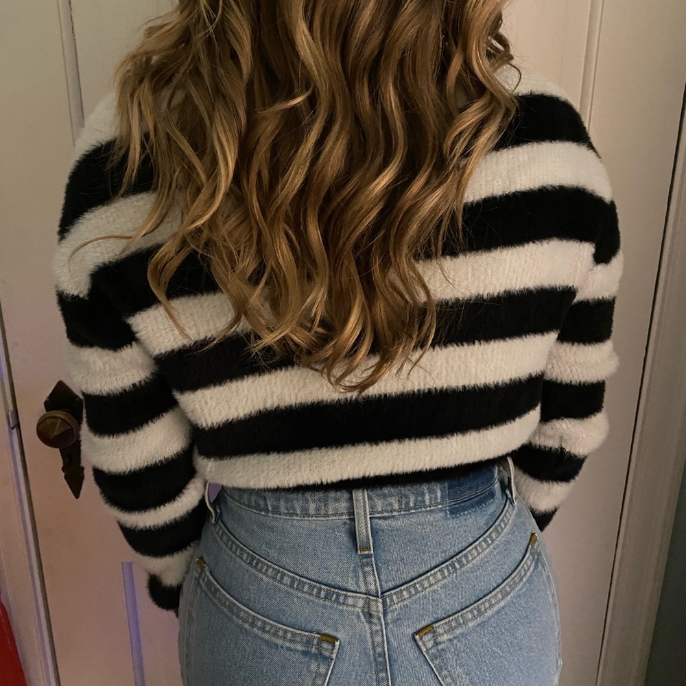Black and white stripe crop sweater